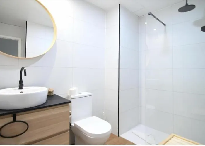 +3bed +2bath +wifi Lägenhet